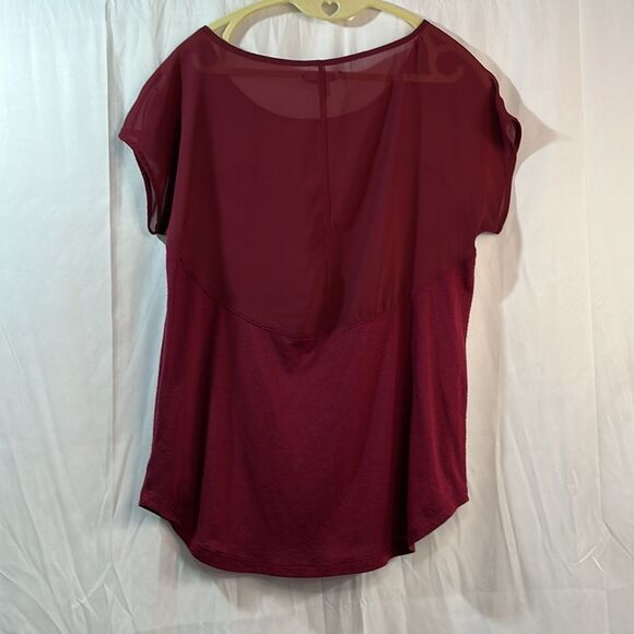 (10) Euc American Eagle wine colored pullover top size Medium - Picture 6 of 6
